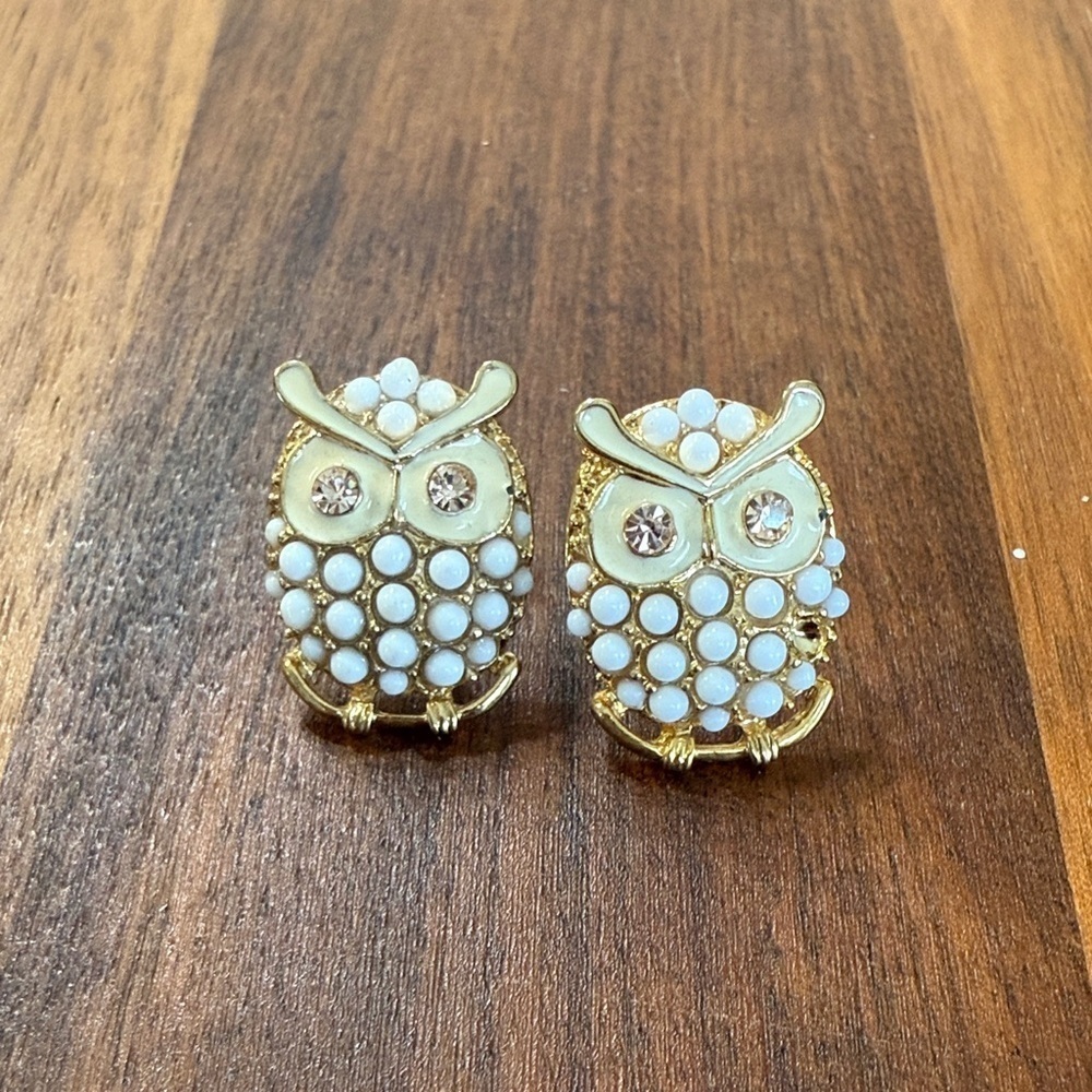 Fun Novelty Owl Gold Tone White Mini Beaded Earrings